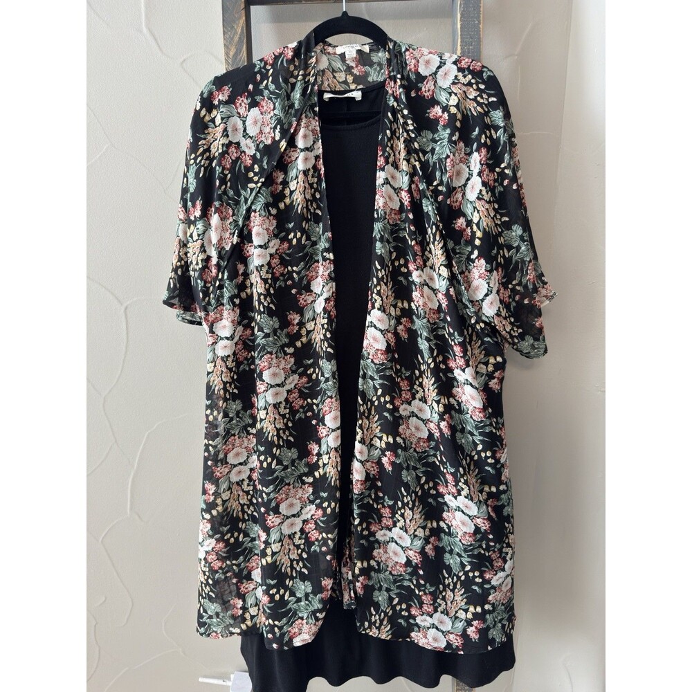 Umgee Open Front Kimono Jacket Size M/L Black with flowers